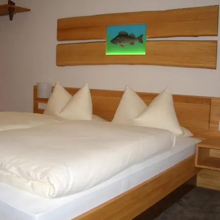 Karpfenhotel & Herrenhaus Im Sindel-buckel 호텔 2*
