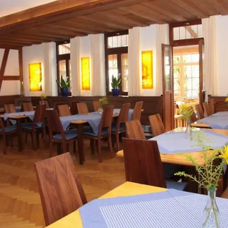 Hotel Karpfenhotel & Herrenhaus Im Sindel-buckel 2*