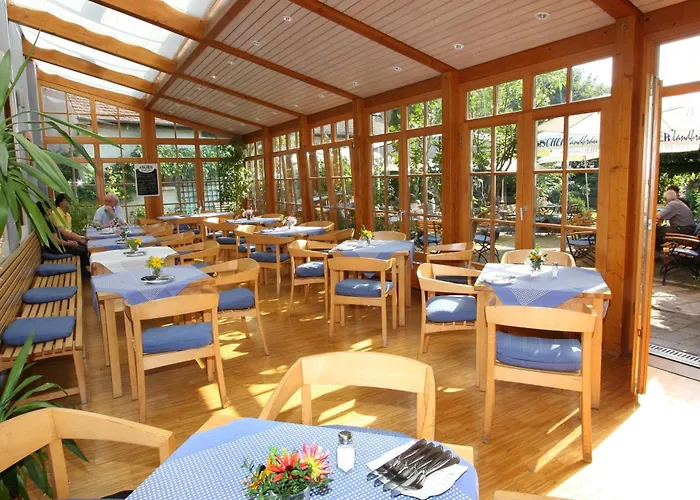 Hotel Karpfenhotel & Herrenhaus Im Sindel-buckel 2*