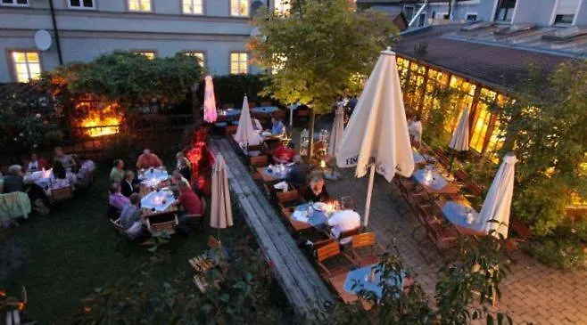 Hotel Karpfenhotel & Herrenhaus Im Sindel-buckel 2*